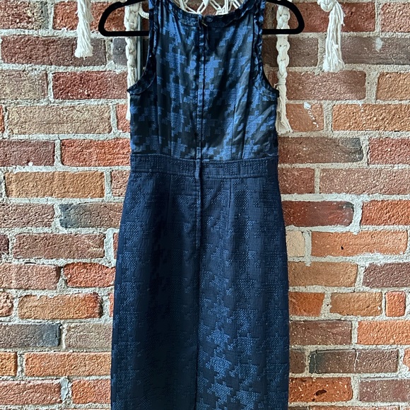 Banana Republic Mad Men Silk and Wool dress - Picture 3 of 8